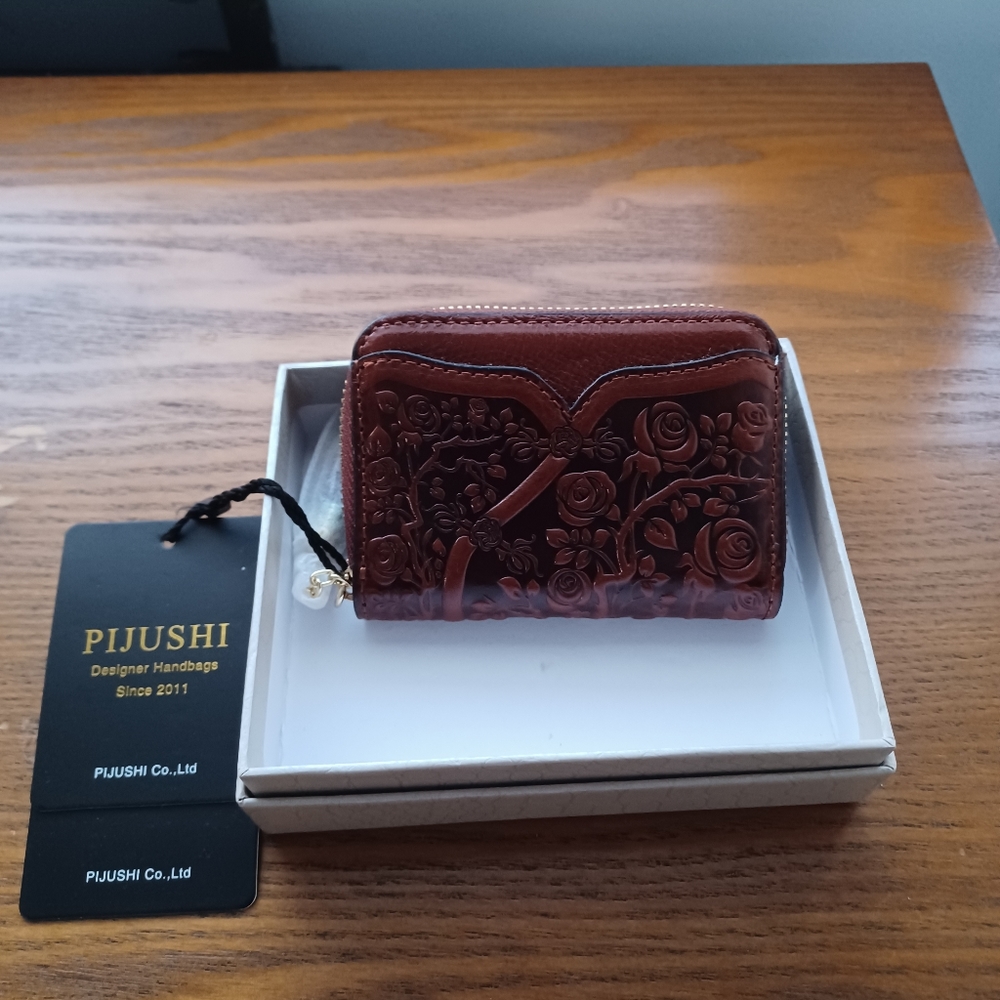 Pujushi credit cards holder